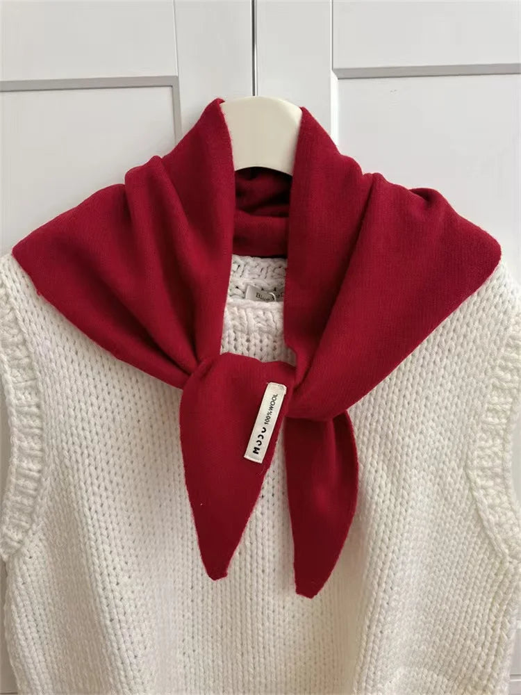Sciarpa Triangolare in Lana - Eleganza Britannica Contemporanea