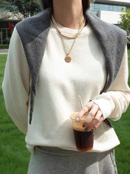 Sciarpa Triangolare in Lana - Eleganza Britannica Contemporanea